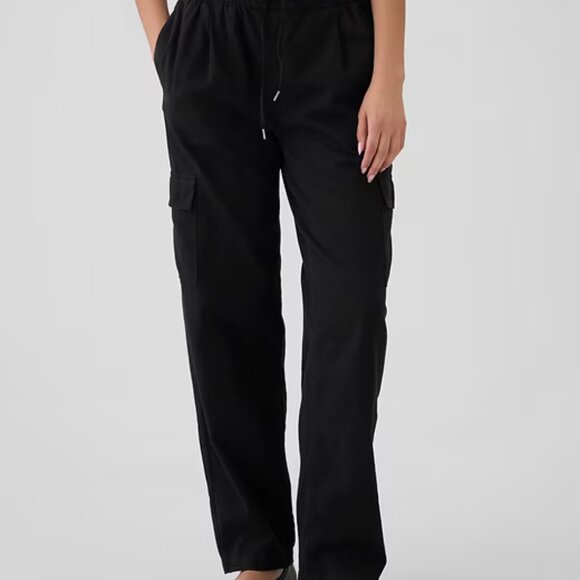 Women’s Black Gap Cargo Pants - Picture 1 of 4